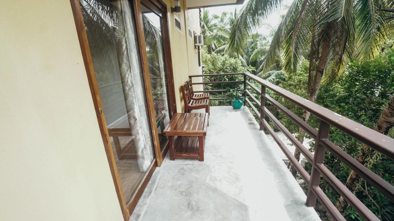 Point 303 Resort General Luna  Buitenkant foto