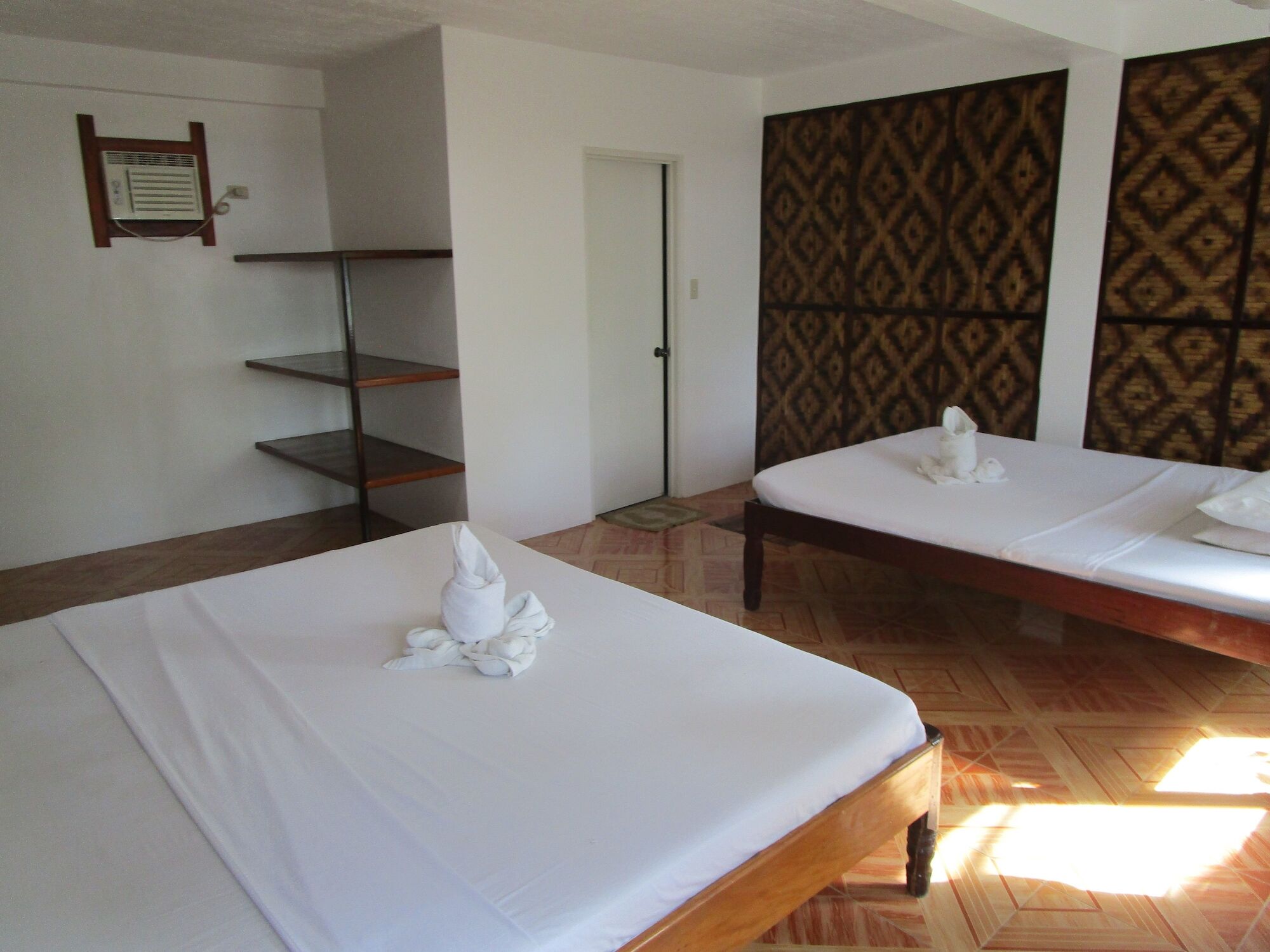 Point 303 Resort General Luna  Buitenkant foto
